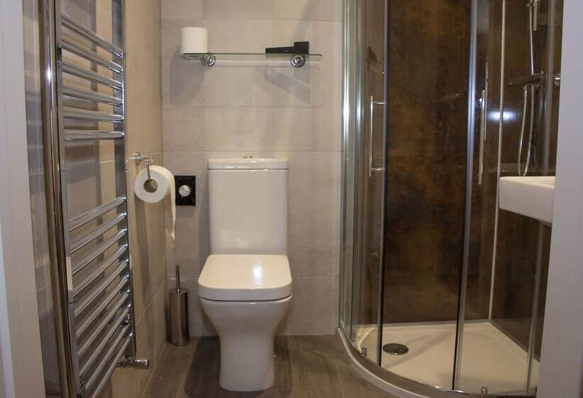 Hotel Rose And Crown