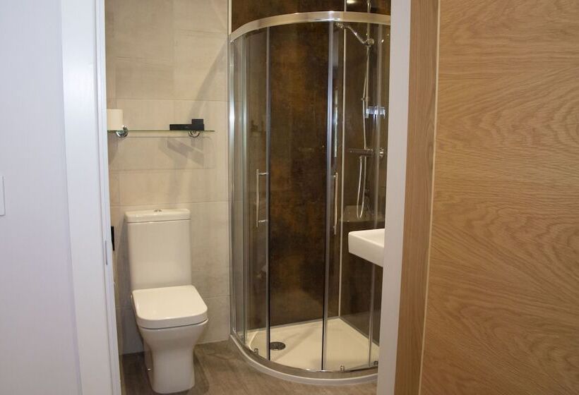 Hotel Rose And Crown