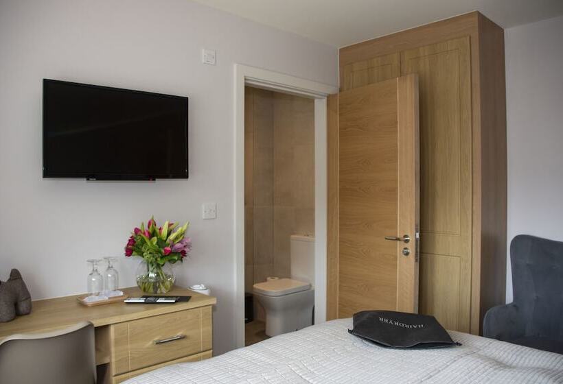 Hotel Rose And Crown