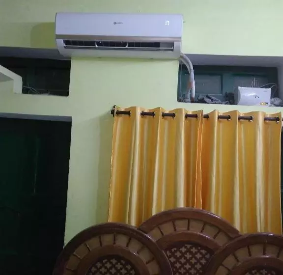 Majatalo K.s.n. Varanasi Paying Guest House