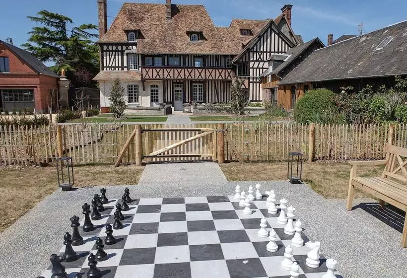 ペンション Le Manoir Des Chevaux Dores