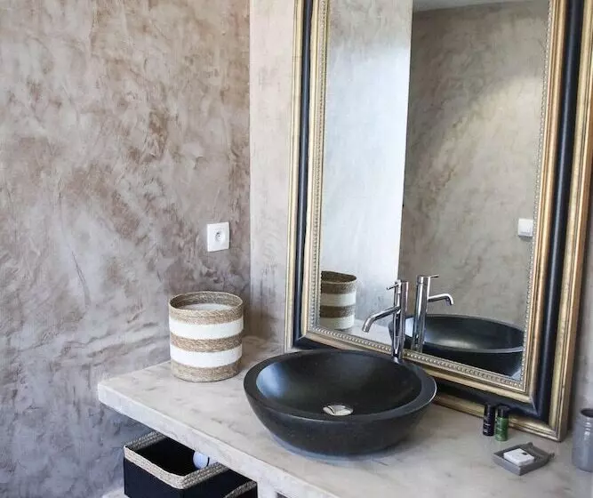 ペンション Le Manoir Des Chevaux Dores