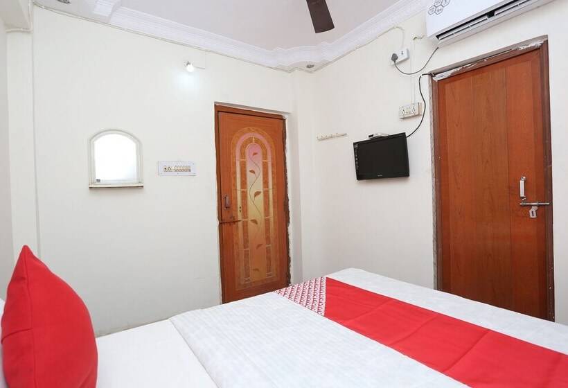 Hotell Oyo 36007 Mahendra Saver