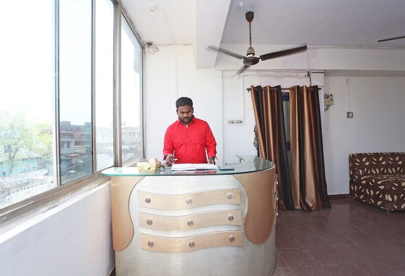 Hotell Oyo 36007 Mahendra Saver