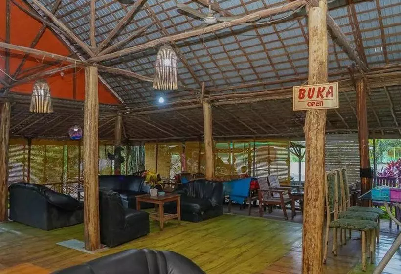 ペンション Reddoorz Syariah Near Syamsudin Noor Airport 2