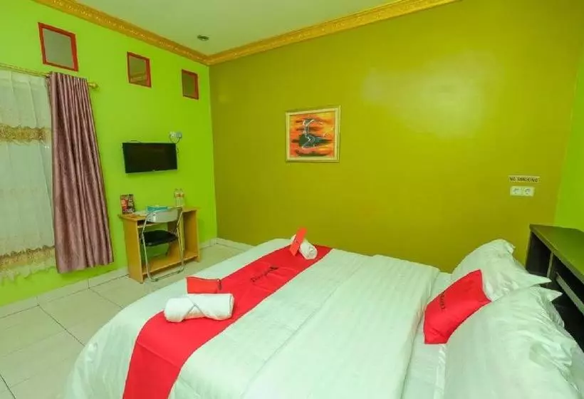 ペンション Reddoorz Syariah Near Syamsudin Noor Airport 2