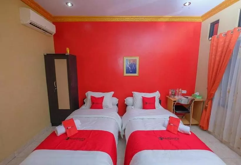 ペンション Reddoorz Syariah Near Syamsudin Noor Airport 2