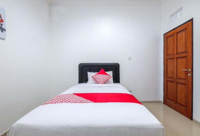 בית מלון כפרי Oyo 672 Bali Radiance Canggu