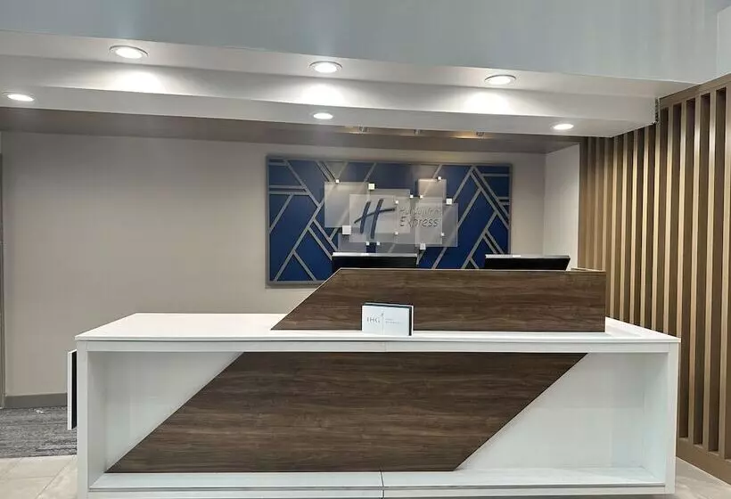 Holiday Inn Express Hotel & Suites West Chester By Ihg