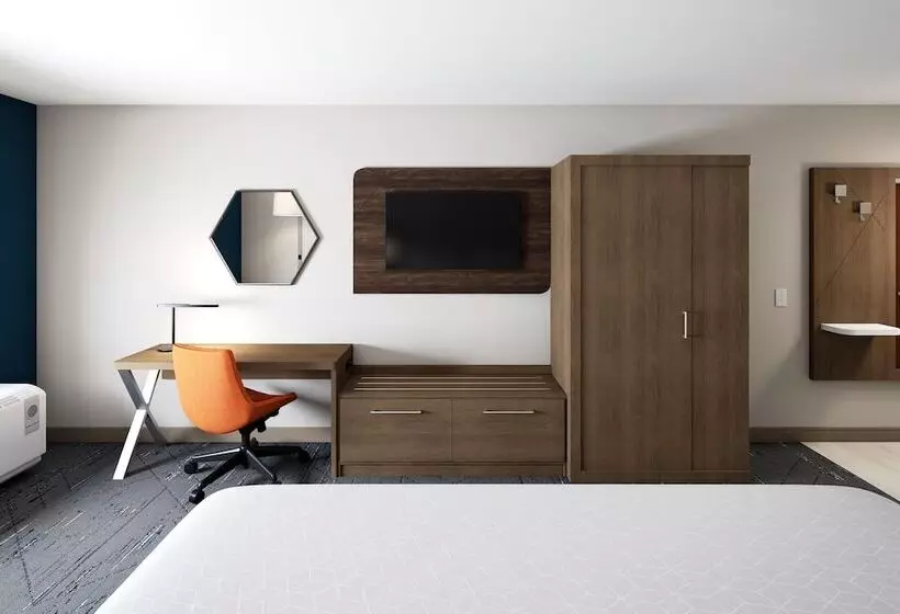 Holiday Inn Express Hotel & Suites West Chester By Ihg