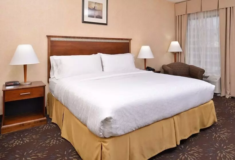 Holiday Inn Express Hotel & Suites West Chester By Ihg