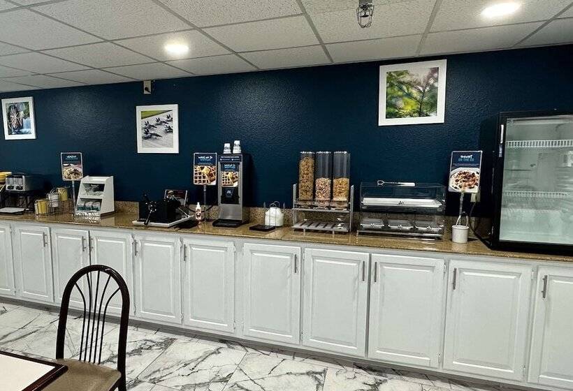 ホテル Clarion Pointe Vidalia Lyons West