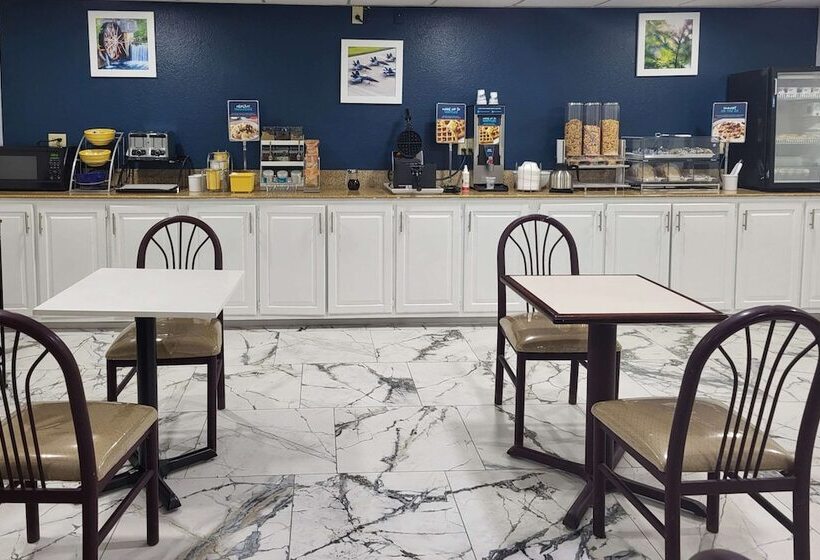 ホテル Clarion Pointe Vidalia Lyons West