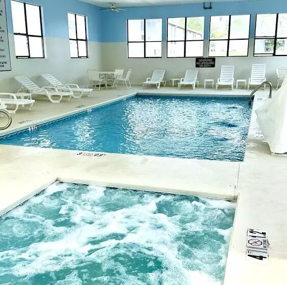 Отель Clarion Pointe Vidalia  Lyons West