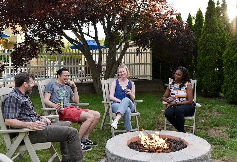 فندق Colonial Inn