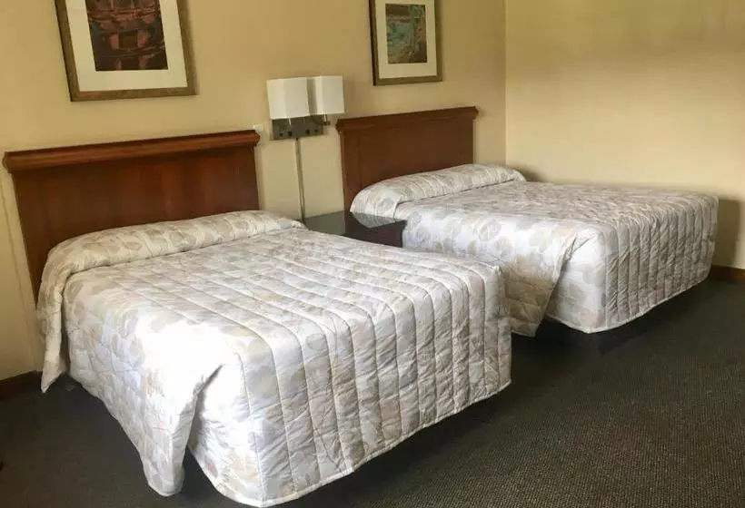 Hotel Colonial Traveler Motor Court