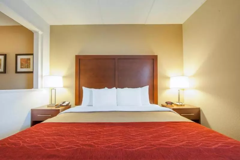 Отель Comfort Inn At Royal Blue