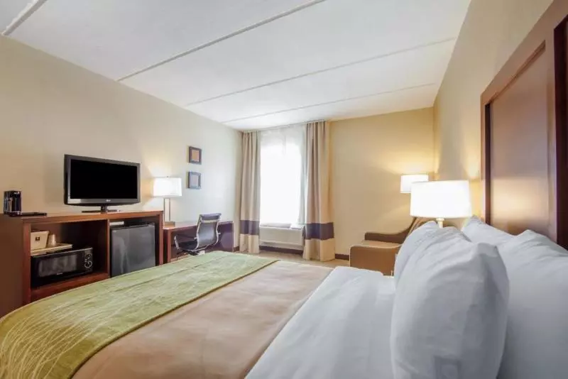 Отель Comfort Inn At Royal Blue
