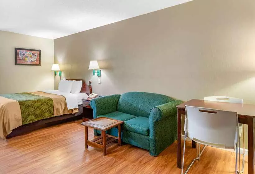 فندق Econo Lodge Inn & Suites Southeast