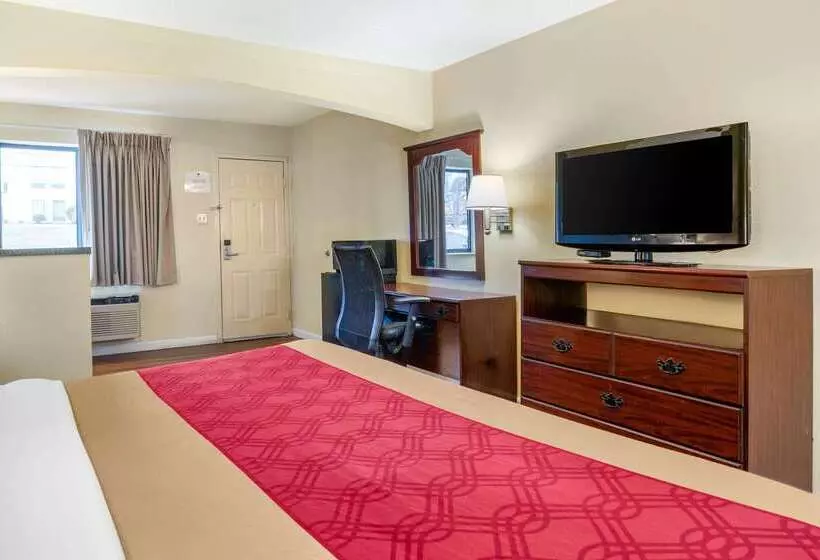 فندق Econo Lodge Inn & Suites Southeast