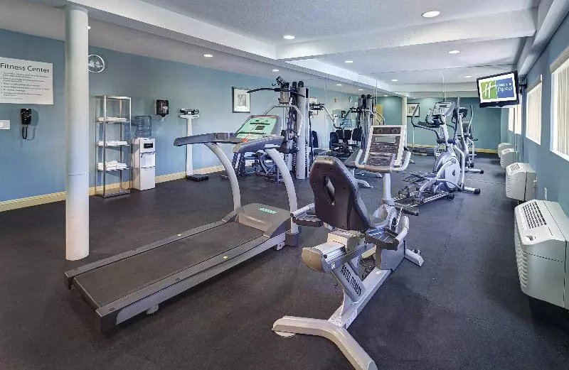 Отель Holiday Inn Express San Diego South   National City, An Ihg