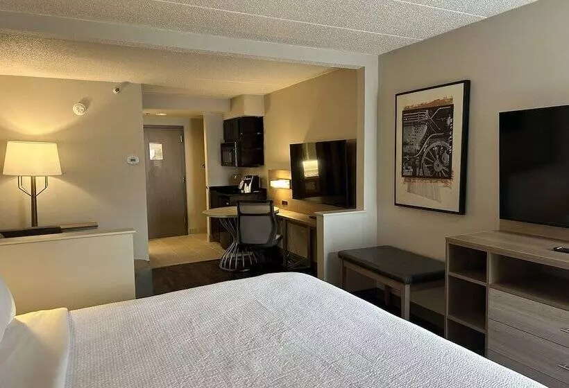 Отель Best Western Plus Heritage Rail Inn & Suites