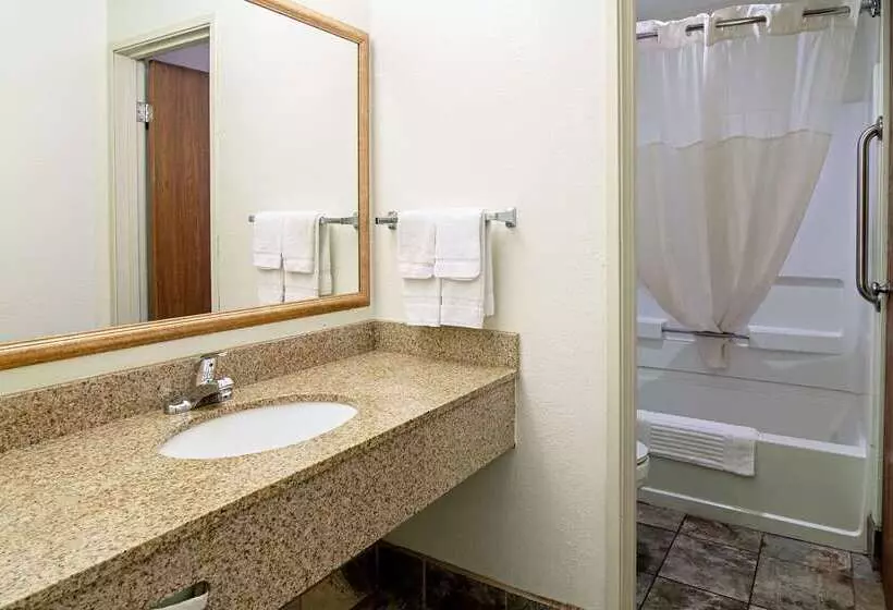Отель Quality Inn Aberdeen