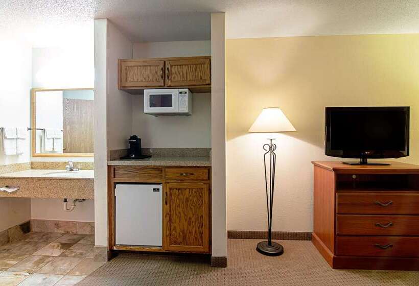 בית מלון כפרי Quality Inn Aberdeen