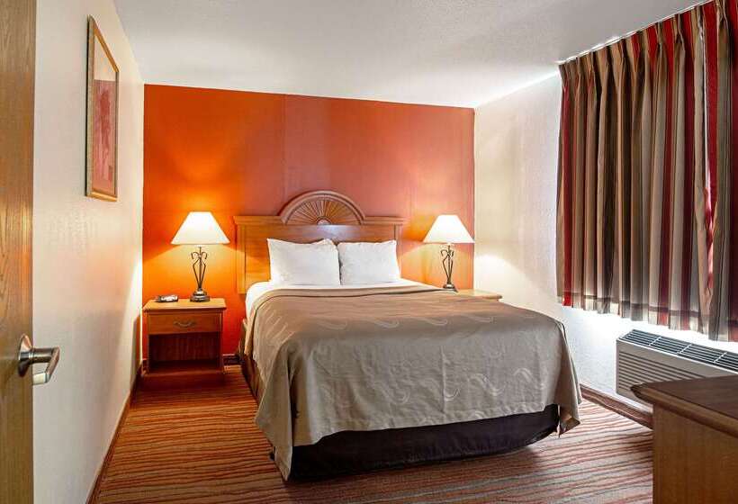 בית מלון כפרי Quality Inn Aberdeen