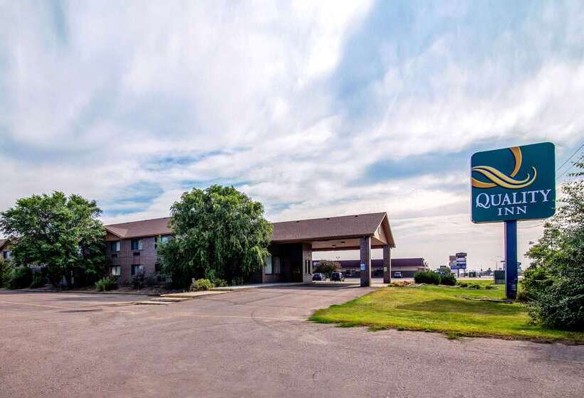 בית מלון כפרי Quality Inn Aberdeen