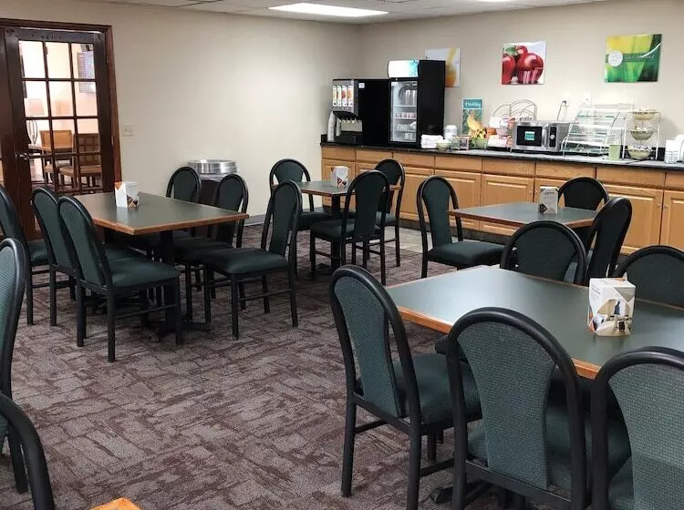 호텔 Quality Inn Airport