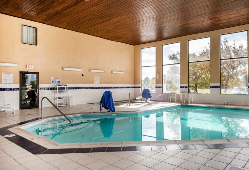 هتل Quality Inn Airport