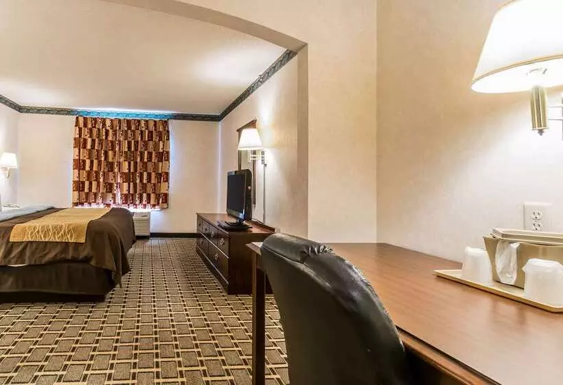 Hotelli Quality Inn & Suites