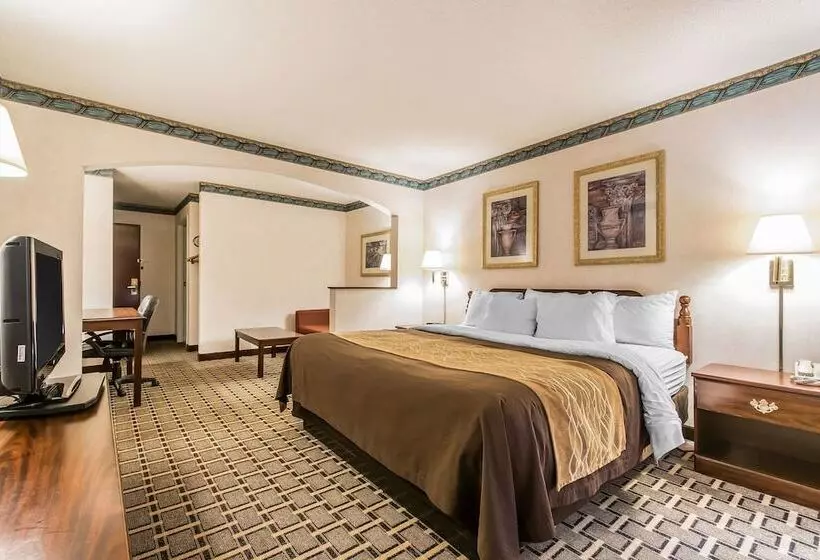 Hotelli Quality Inn & Suites