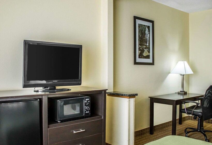 호텔 Quality Inn