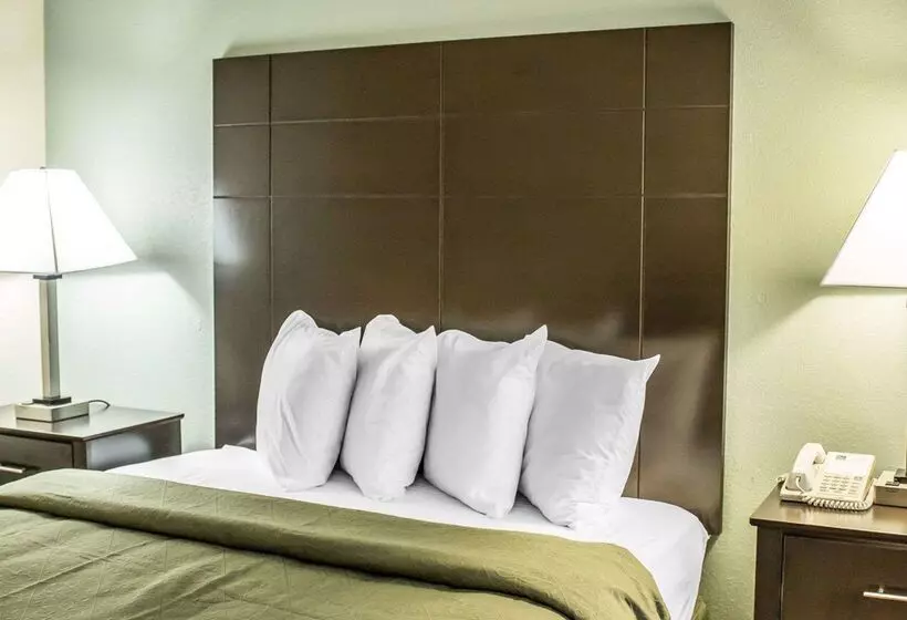 هتل Quality Inn