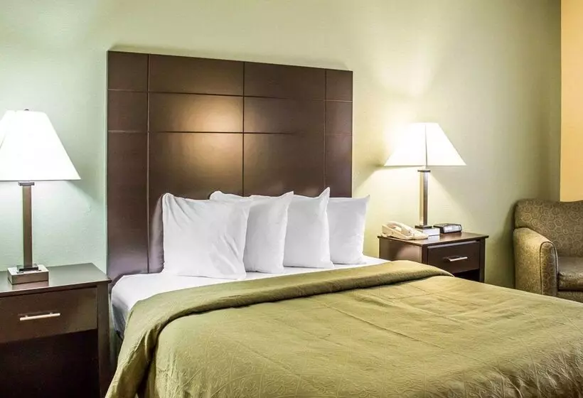 هتل Quality Inn