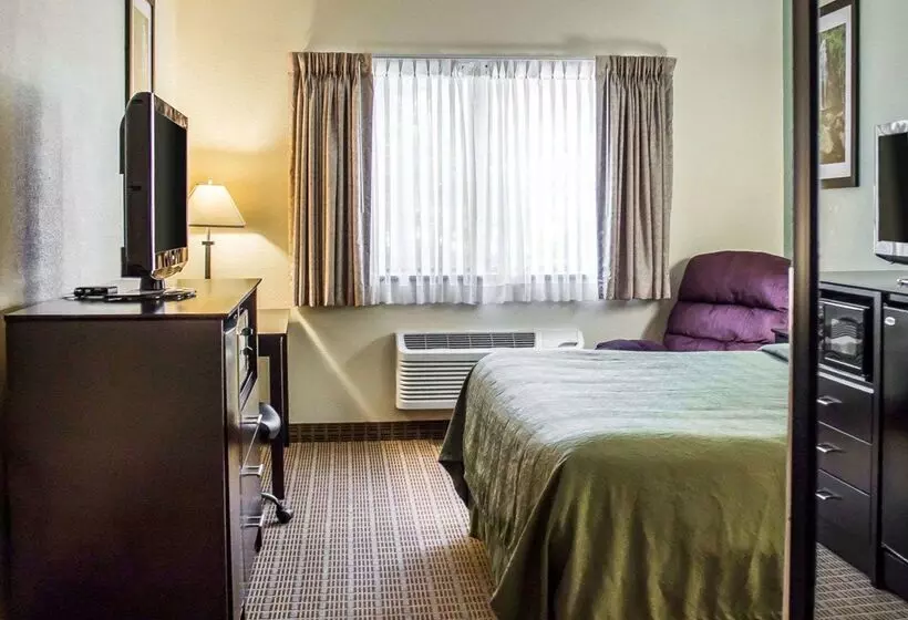 هتل Quality Inn