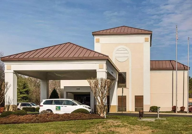 酒店 Quality Inn Richmond Airport