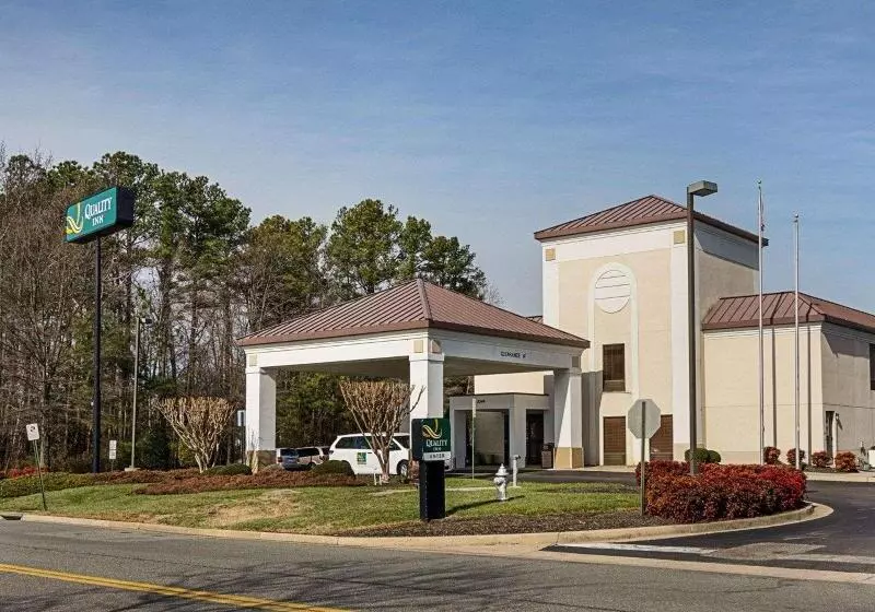 酒店 Quality Inn Richmond Airport
