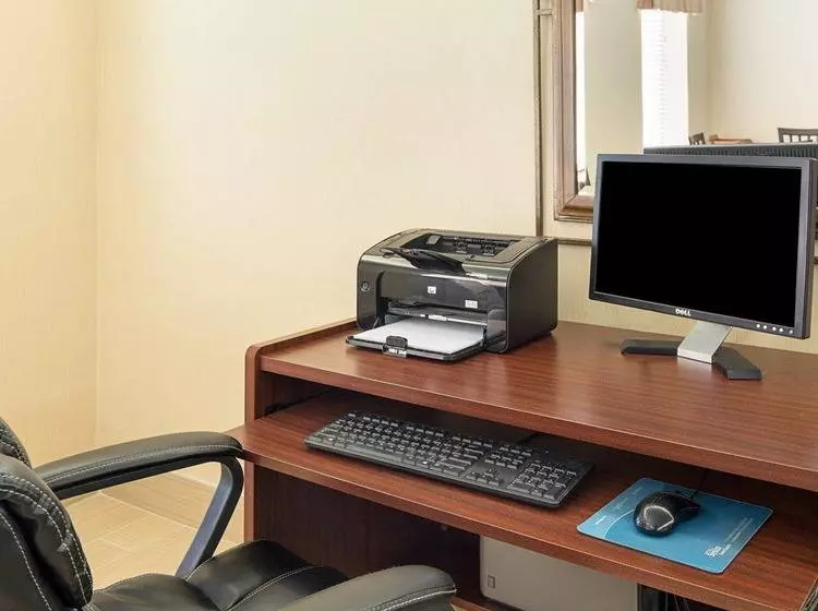 酒店 Quality Inn Richmond Airport