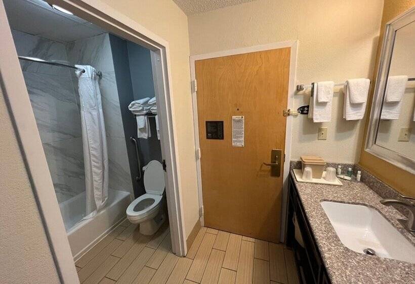 فندق Quality Inn Richmond Airport