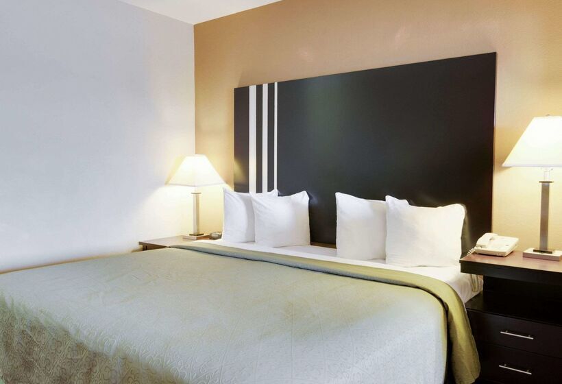 فندق Quality Inn & Suites Clarksville