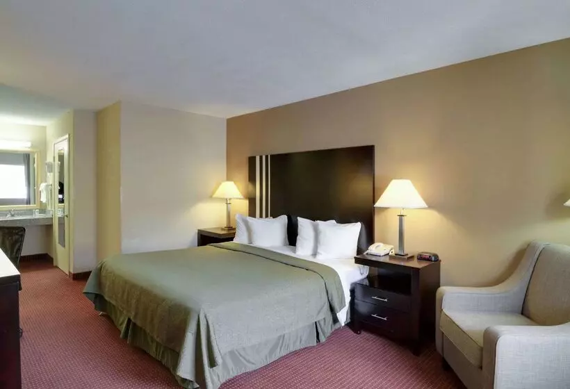 בית מלון כפרי Quality Inn & Suites Clarksville