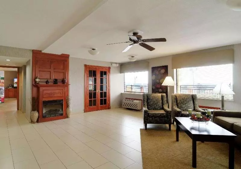 בית מלון כפרי Quality Inn & Suites Clarksville