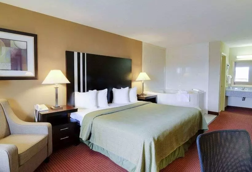 בית מלון כפרי Quality Inn & Suites Clarksville