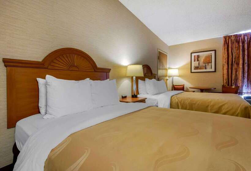 Отель Quality Inn & Suites