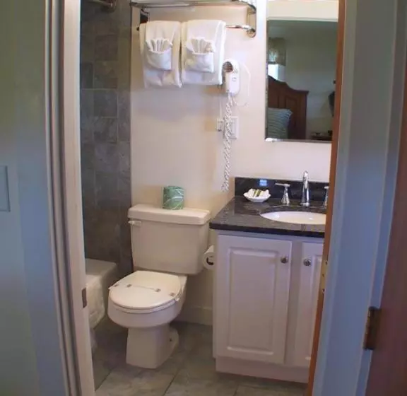 The Colony Beach Motel