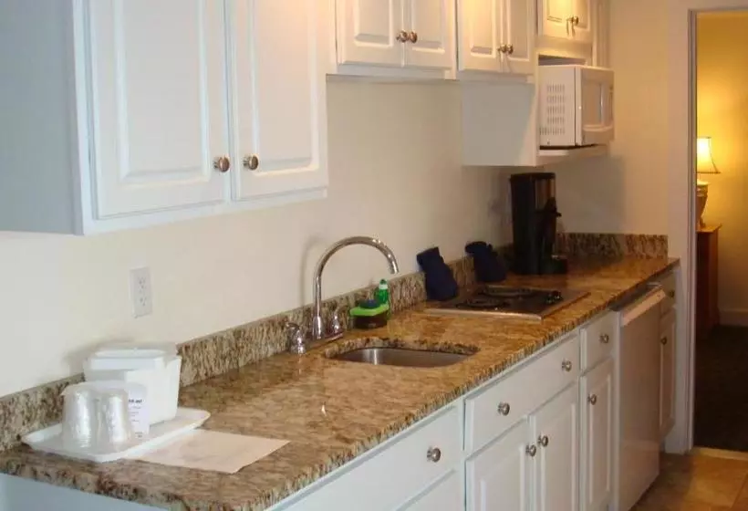 The Colony Beach Motel