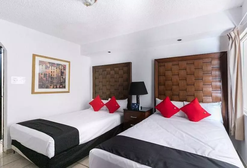 Capital O Zona Dorada Inn, Mazatlán